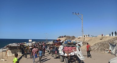 Filistinliler, ateşkesin yürürlüğe girmesiyle Gazze şehrine dönüyor