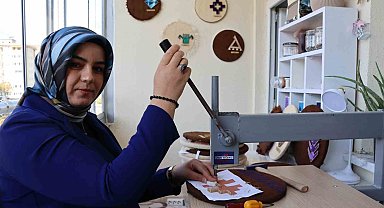 Filografi ve erhamın buluştuğu tablolar dikkat çekiyor