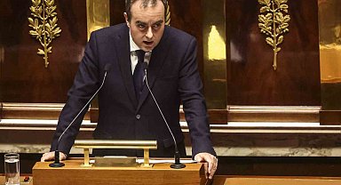 Fransa'da tartışmalı emeklilik reformu askıya alınacak