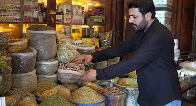 Gaziantep'te havaların soğumasıyla vatandaşlar aktarların yolunu tuttu