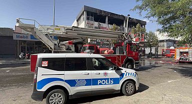 Gaziantep'te iş yerinde çıkan yangını itfaiye söndürdü
