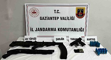 Gaziantep'te silah kaçakçılığı operasyonu: 28 adet tabanca ve tüfek ele geçirildi