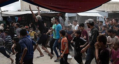 Gazze'de alınan ateşkes kararı çocukları sevindirdi