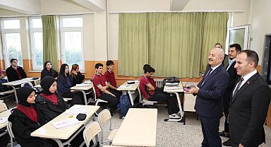 Gebze'de Başkan Büyükgöz'den okullara ziyaret