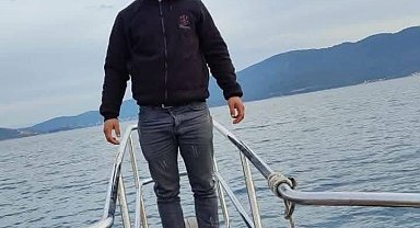 Gece kaza yapan iki gencin cenazesi sabah bulundu