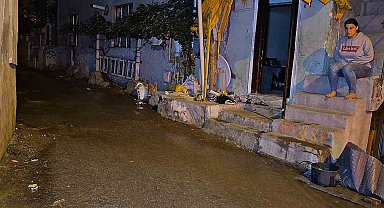 Gece yarısı patlayan su borusu paniğe neden oldu