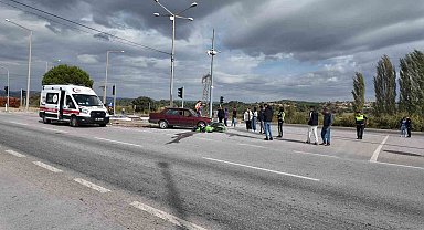 Gediz'de kırmızı ışık ihlali yaralamalı trafik kazasını sebep oldu