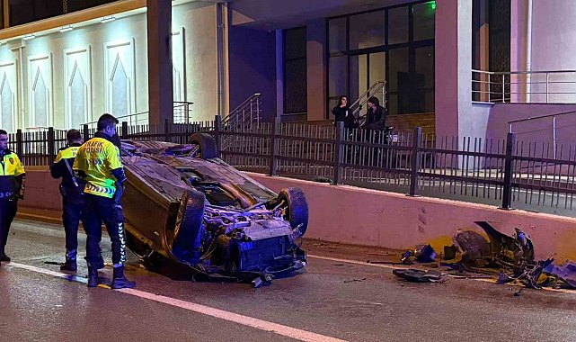 Gemlik'te otomobil takla attı: 3 yaralı