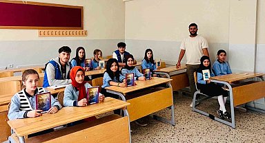 Gençlik Merkezi'nden öğrencilerle kitap okuma etkinliği