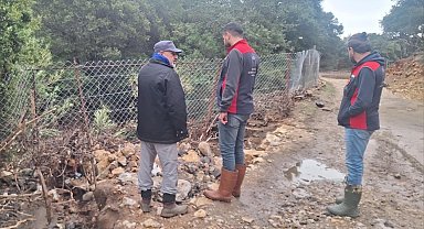 Gökçeada'da zarar gören ekili ve dikili alanlarda hasar tespit çalışmaları devam ediyor