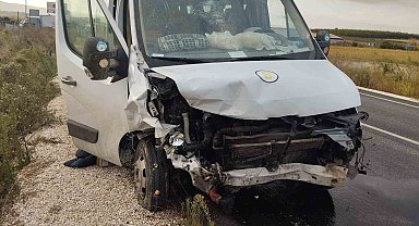 Gönen'de öğrenci servisi ile otomobil çarpıştı: 2 ölü, 7 öğrenci yaralı