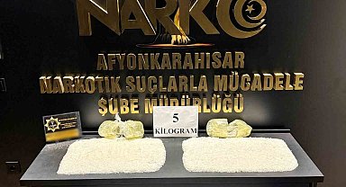 Gübre çuvallarının arasından 5 kilogram uyuşturucu çıktı