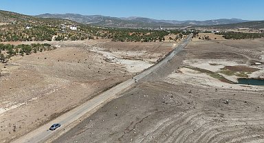 Gülbahar Barajı kuruma noktasına geldi: Eski yol ortaya çıktı