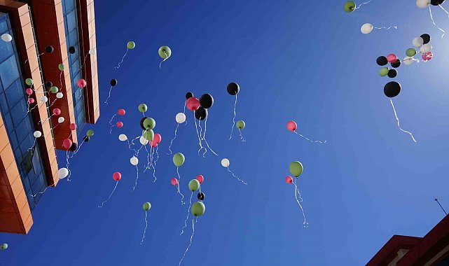 Gümüşhane'de Gazze için balonlar gökyüzüne bırakıldı