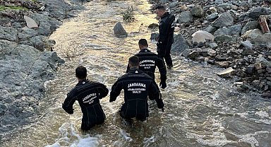 Gün aydınlandı, selde kaybolan vatandaşı bulma çalışmaları yeniden başladı