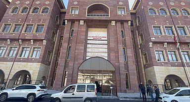 Güvenlik görevlisi kalbine yenik düştü