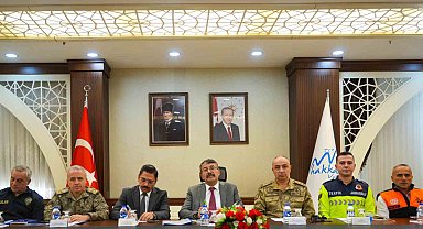 Hakkari Valisi Çelik trafik güvenliği toplantısına katıldı