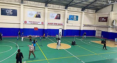 Hasköy'de badminton antrenmanları yoğun katılımla sürüyor