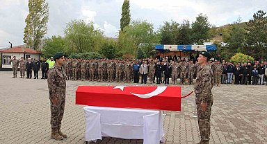 Hastalığı nedeniyle hayatını kaybeden polis memuru son yolculuğuna uğurlandı