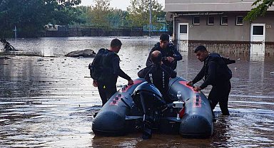 Hatay Payas'ta sel felaketi! Üst düzey heyet sahada