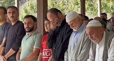 Hatay'da ölü bulunan iki arkadaş gözyaşları içinde toprağa verildi