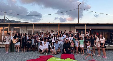 Hatay'da çocukların sörf yolculuğu devam ediyor