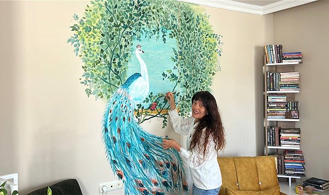 Hataylı ressam, YouTube'dan video izleyerek öğrendiği soğuk porselen sanatıyla resmi birleştiriyor