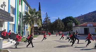 Havran'da tüm okullarda eş zamanlı tahliye tatbikatı yapıldı
