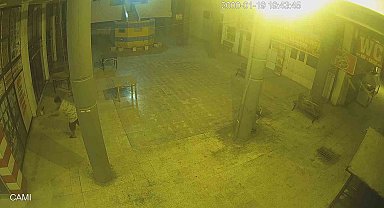 Hırsızlık anları kamerada: Parası bitince iş yeri soyan şüpheli tutuklandı