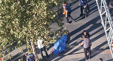 Husumetlileri tarafından mahalleden gönderilen şahıs silahlı saldırıda öldü