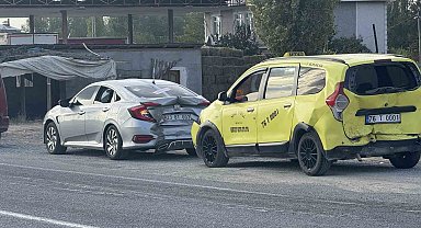 Iğdır'da 3 araç birbirine girdi