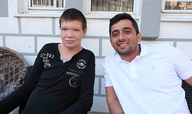 İHA'nın haberi ses getirdi: Cam kemik hastası genç, akülü sandalyesine kavuştu
