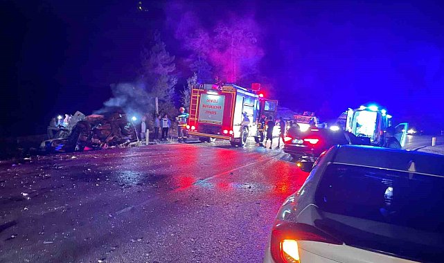 İki otomobil kafa kafaya çarpıştı: 1 ölü, 4 yaralı