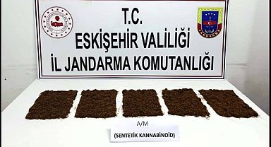 İlçeye uyuşturucu taşıyan 3 şahıs jandarma tarafından yakalandı