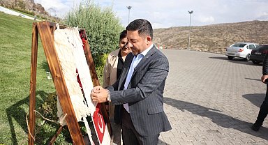 "İlmek İlmek Türkiye" projesinde son ilmek Başkan Arı'dan