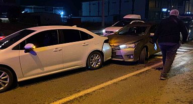 İnegöl'de zincirleme kaza : 1'i çocuk 5 yaralı