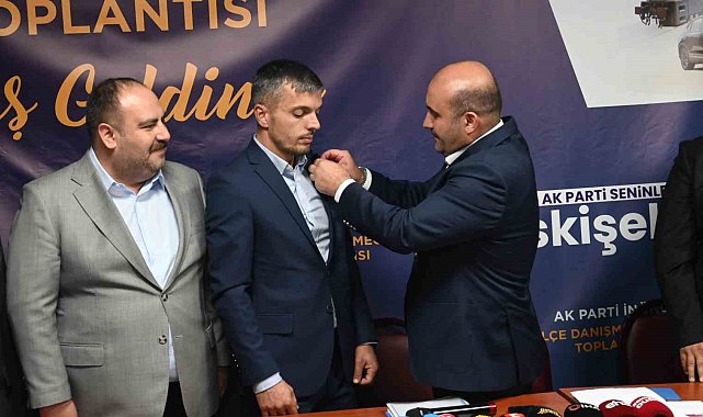İnönü'de CHP'li Belediye Meclis Üyesi AK Parti'ye geçti