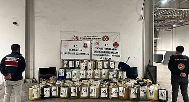 İran'dan gelen otobüste 1 ton sıvı metamfetamin ele geçirildi