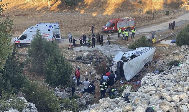 İşçi servisi şarampole devrildi: 5 ölü, 14 yaralı