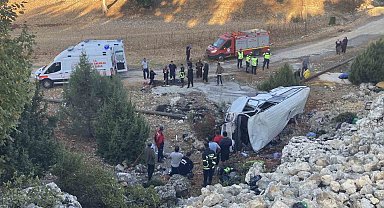 İşçi servisi şarampole devrildi: 5 ölü, 14 yaralı