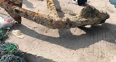 İskeleden yaklaşık 3 tonluk çapa çıkarıldı