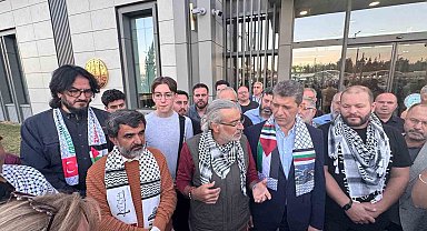 İsrail'in alıkoyduğu 2 aktivist Antalya'ya döndü