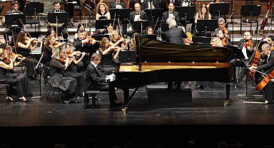 İstanbul Devlet Senfoni Orkestrası DenizBank Konserleri sanat sezonunu açtı