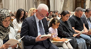 İstanbul Valiliği'nce "Ben Okuyorum, İstanbul Okuyor, Ailemle Okuyoruz" etkinliği düzenlendi