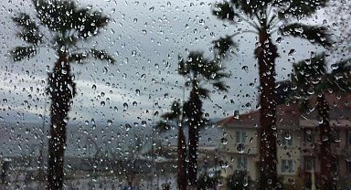 İstanbul ve Batı Karadeniz dikkat! Akşam saatlerinde şiddetli sağanak geliyor