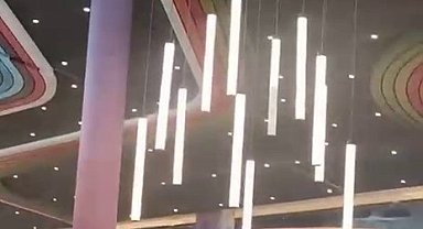 İstanbul'da hissedilen 5.0 büyüklüğündeki deprem anı AVM'de böyle görüntülendi