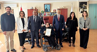 İZAZDER, Türk Dünyası Makale Yarışmasında İzmir'e 3 ödül kazandırdı