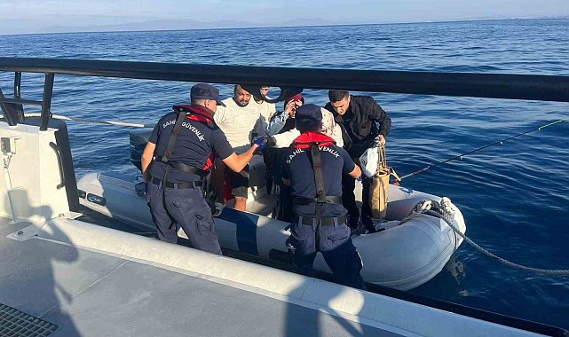 İzmir açıklarında 44 düzensiz göçmen yakalandı