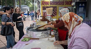 İzmir Bornova'da Bi Hayat Fest başladı