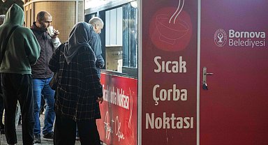 İzmir Bornova'da vatandaşlara sıcak çorba ikramı başladı